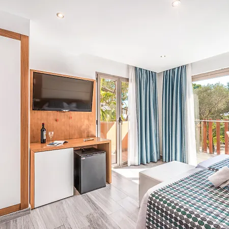 Playa Ferrera Apartahotel 3*