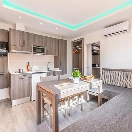 Playa Ferrera Aparthotel 3*